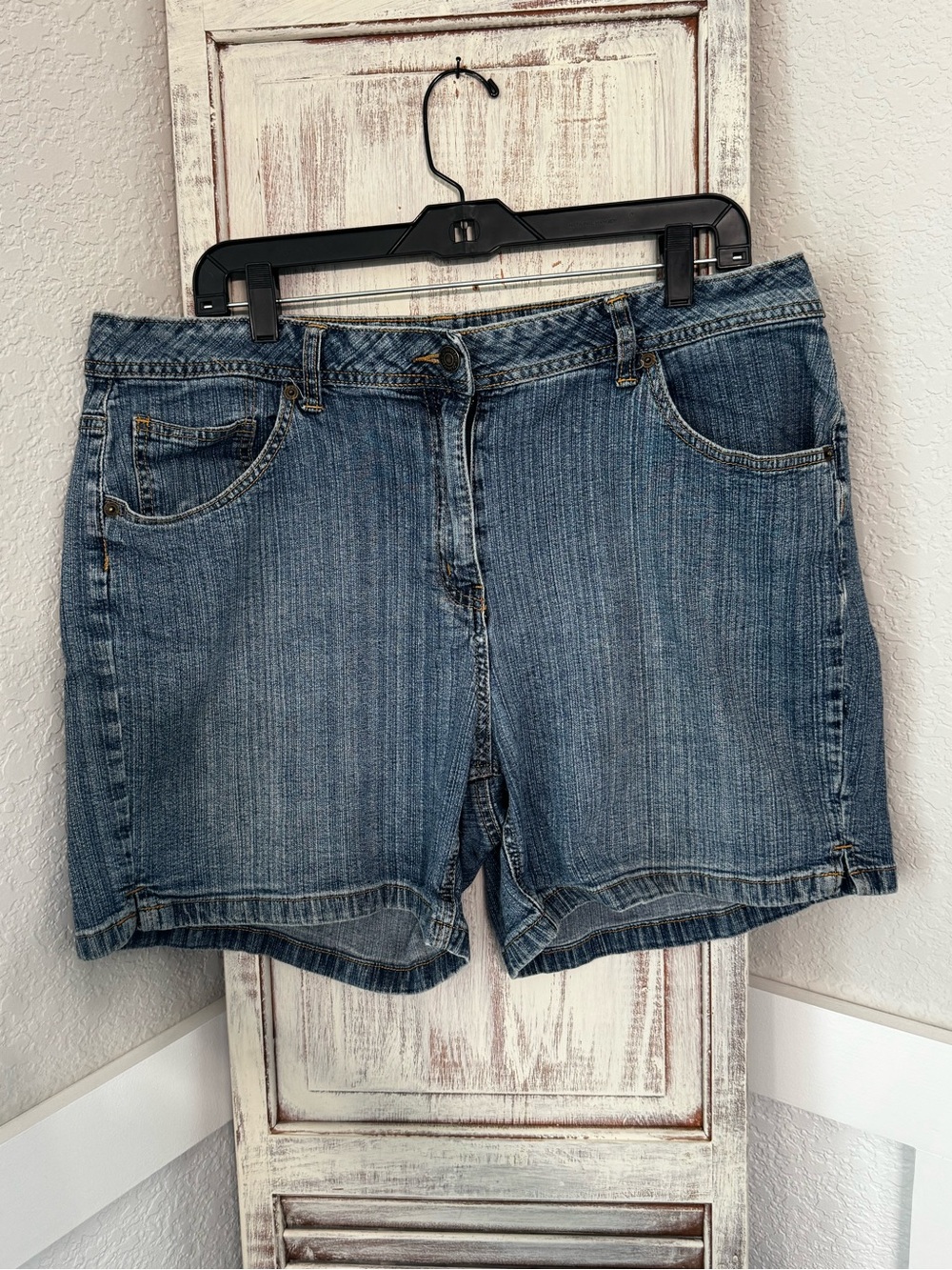 Women’s St. John's Bay Denim Jean Shorts Size 18W